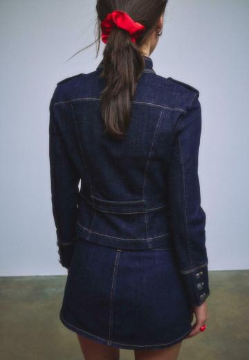 Блейзер с накладными карманами