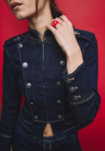 Блейзер с накладными карманами