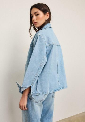 Джинсовая куртка
