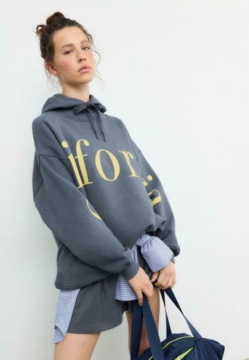 Пуловер с капюшоном