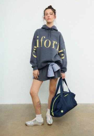 Пуловер с капюшоном