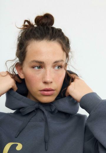 Пуловер с капюшоном