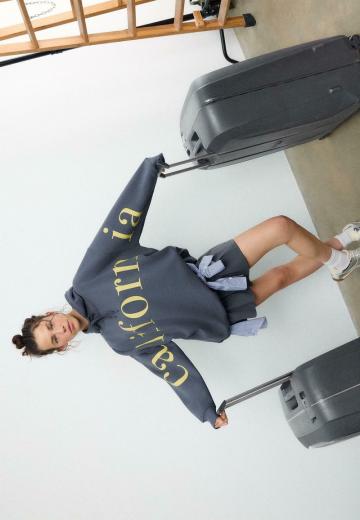 Пуловер с капюшоном