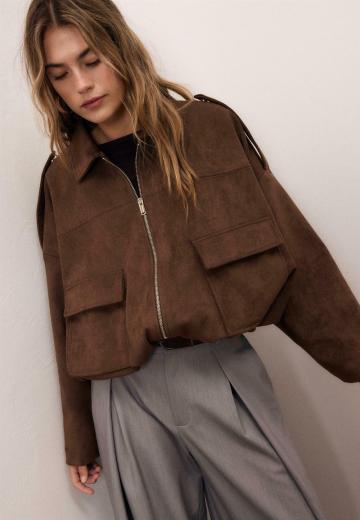 Куртка с накладнымит карманами