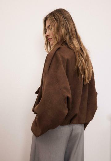 Куртка с накладнымит карманами