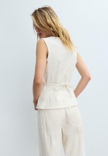 Джинсовая жилетка