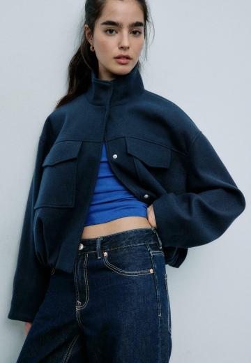 Куртка с накладнымит карманами