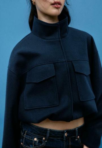 Куртка с накладнымит карманами