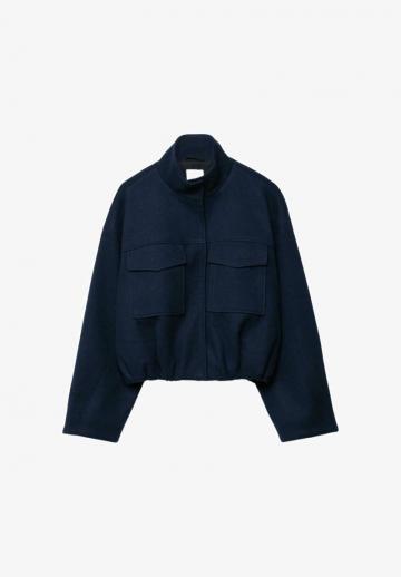 Куртка с накладнымит карманами