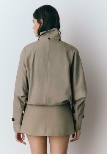 Куртка с накладнымит карманами