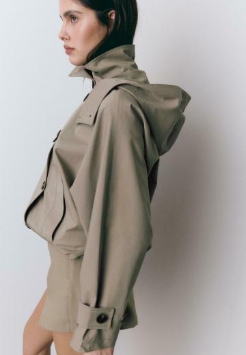 Куртка с накладнымит карманами