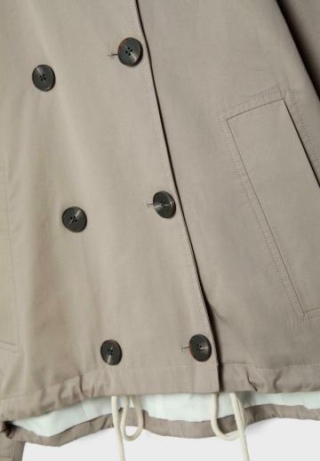 Куртка с накладнымит карманами