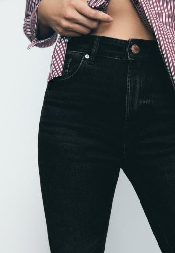 Короткие джинсы