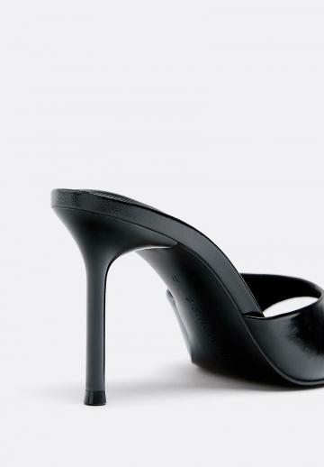 Босоножки на каблуке