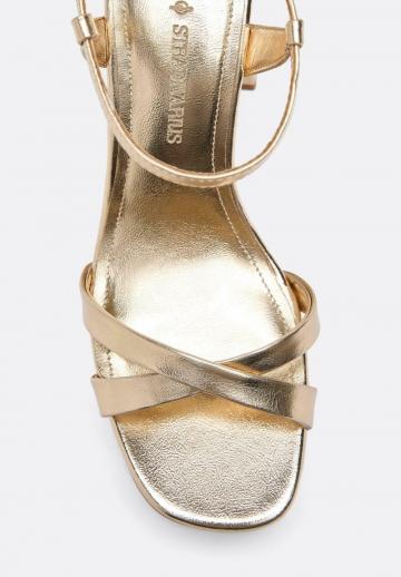 Босоножки на платформе