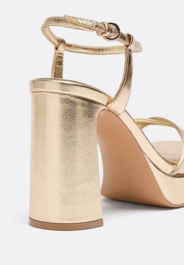 Босоножки на платформе