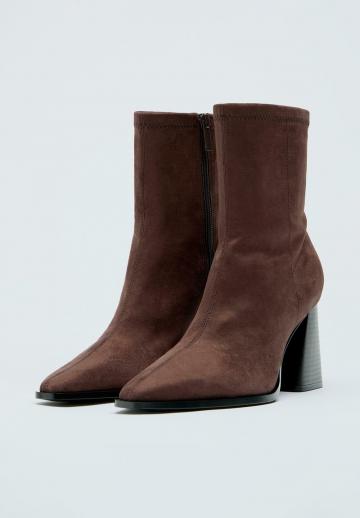 Полусапожки на высоком каблуке