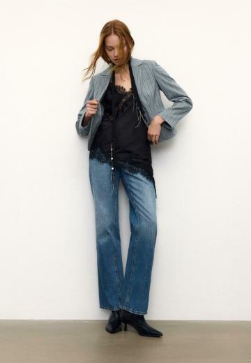 Блейзер с накладными карманами