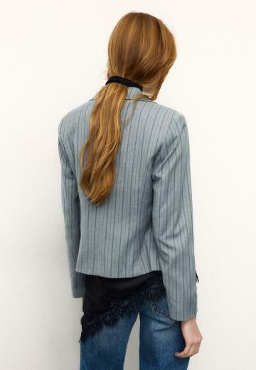 Блейзер с накладными карманами