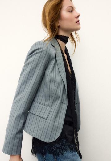 Блейзер с накладными карманами