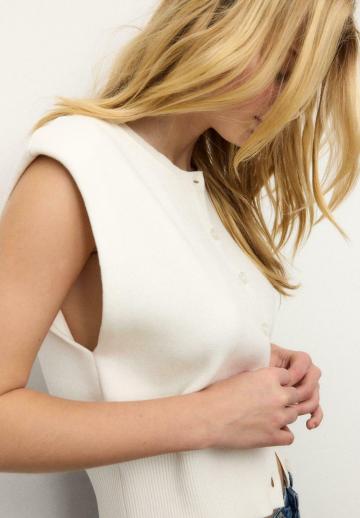 Джинсовая жилетка