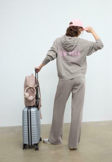 Пуловер с капюшоном