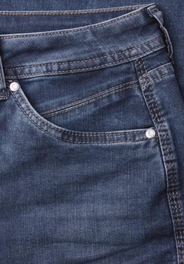 Короткие джинсы