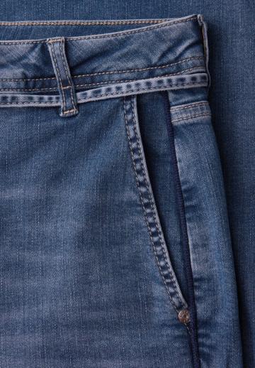 Клешеные джинсы