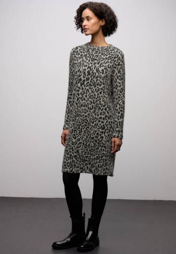 Вязаное платье