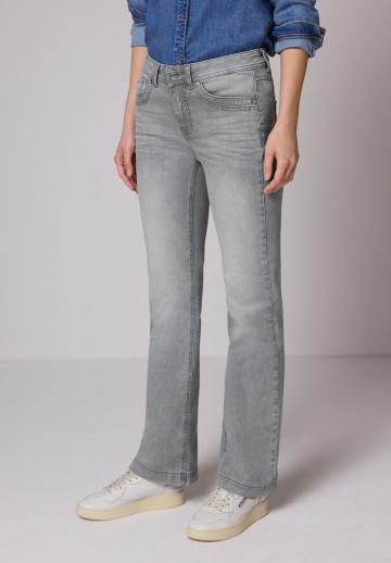 Клешеные брюки