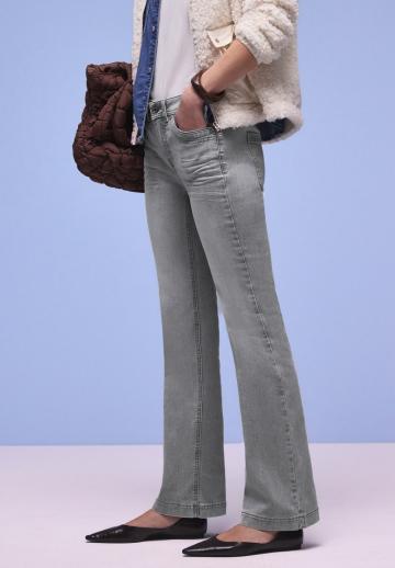 Клешеные брюки