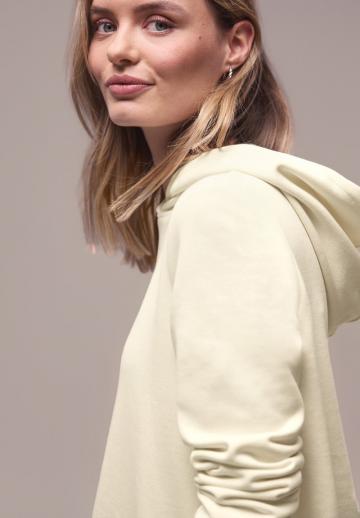 Пуловер с капюшоном