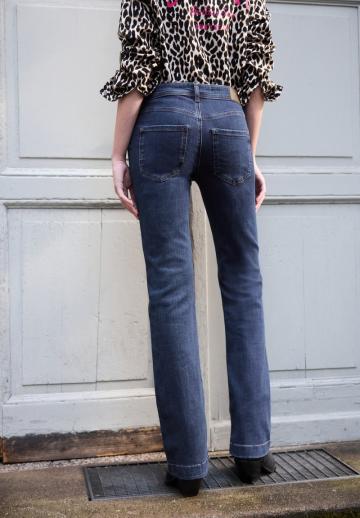 Клешеные брюки