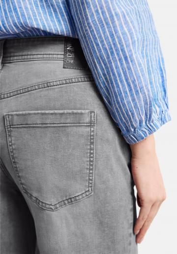 Свободные джинсы