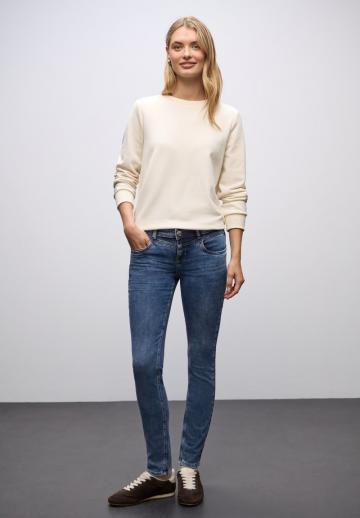 Узкие джинсы