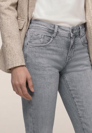 Узкие джинсы