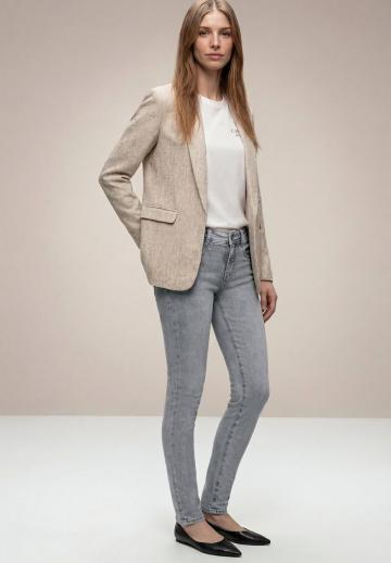 Узкие джинсы