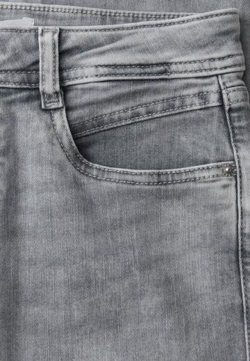 Узкие джинсы