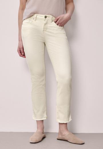 Короткие джинсы