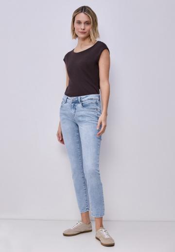 Короткие джинсы