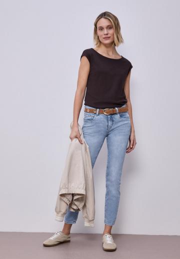 Короткие джинсы