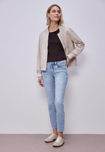 Короткие джинсы