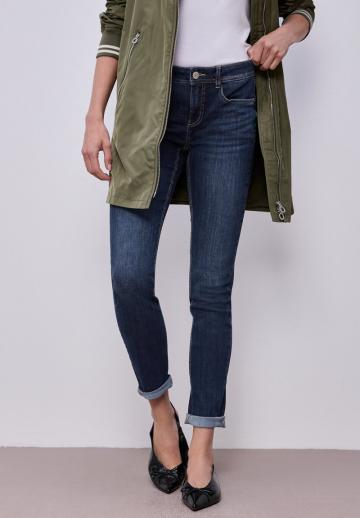 Короткие джинсы