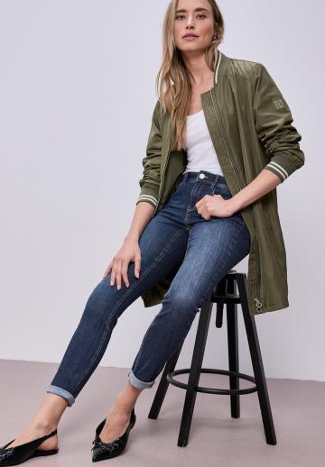 Короткие джинсы