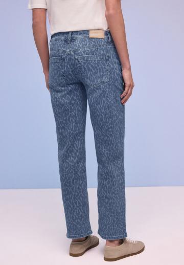 Прямые джинсы