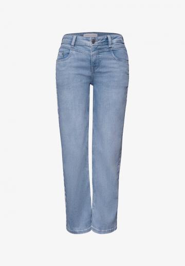 Короткие джинсы