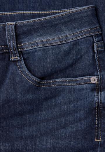 Короткие джинсы