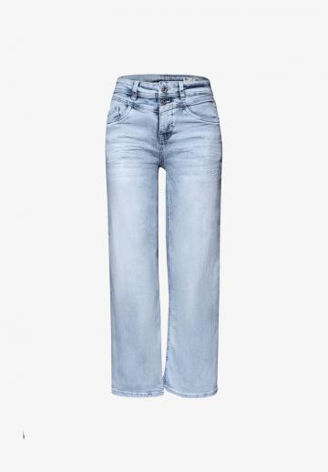 Короткие джинсы