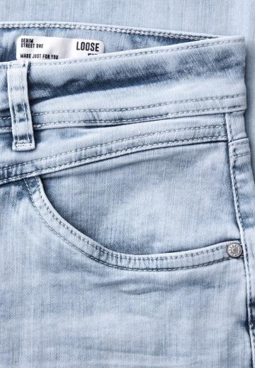 Короткие джинсы