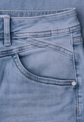 Свободные джинсы